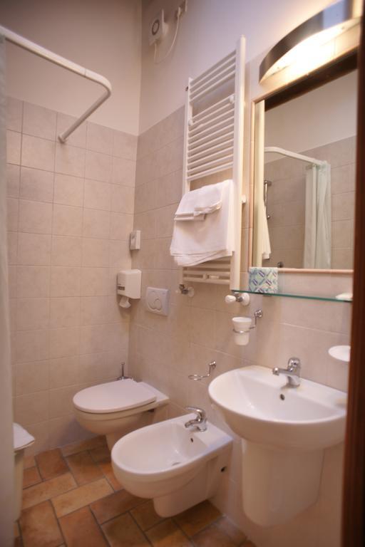 Hotel La Rocca Assisi Szoba fotó